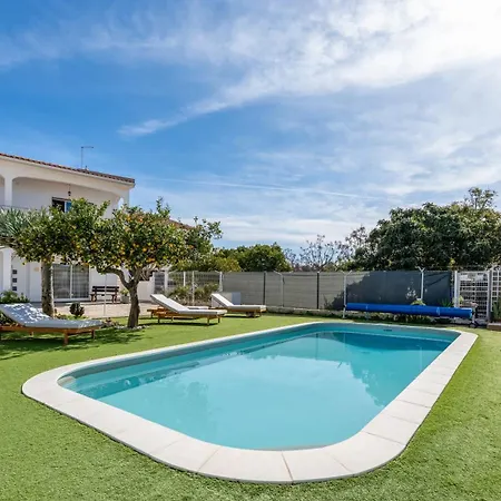 Appartamento Sunny 3bdr With Pool In Ferreiras By Lovelystay