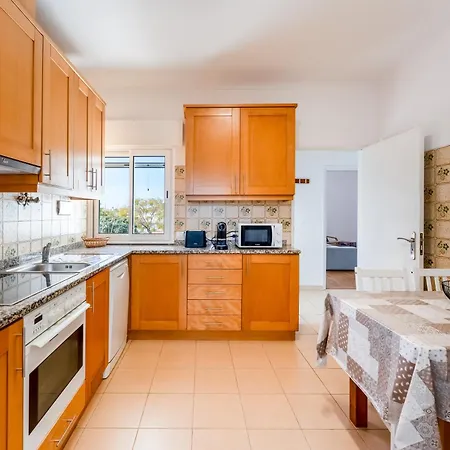 דירה Sunny 3bdr With Pool In Ferreiras By Lovelystay *