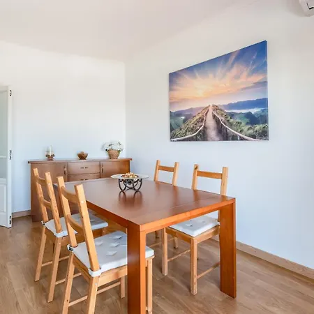 Sunny 3bdr With Pool In Ferreiras By Lovelystay Apartament