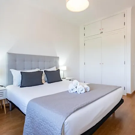 Apartament Sunny 3bdr With Pool In Ferreiras By Lovelystay
